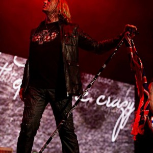 Fashion Finder: Joe Elliott in USA Flag Design